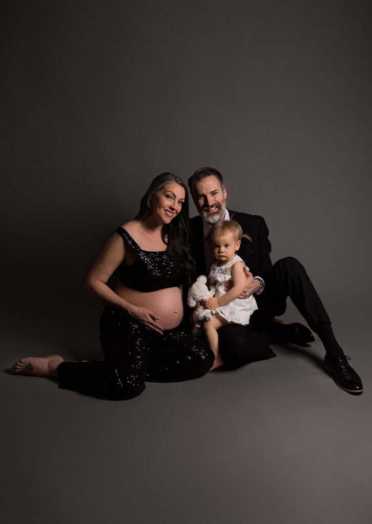 Charlotte Maternity Photographer - Fine Art Pregnancy Portraits -Timeless maternity photography in Charlotte, NC. Amanda Knowles Photography offers fine art pregnancy portraits designed to celebrate your journey into motherhood.